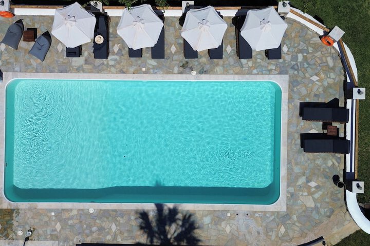 Pool 170 of 210