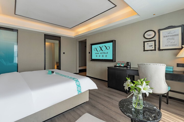 Room 12 of 23
