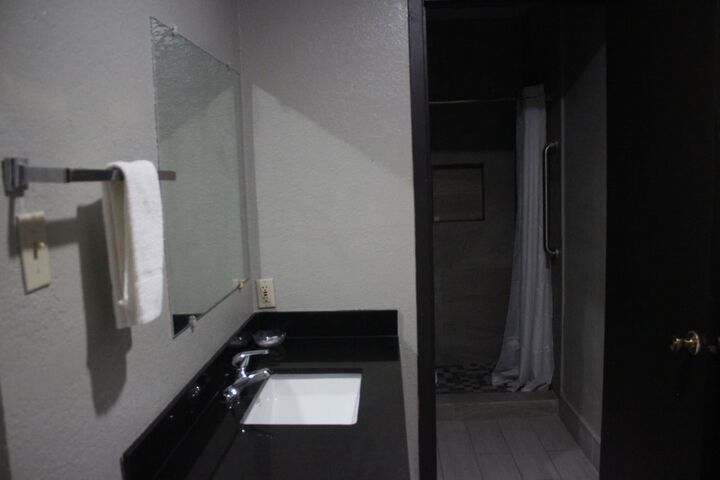 Room 28 of 42
