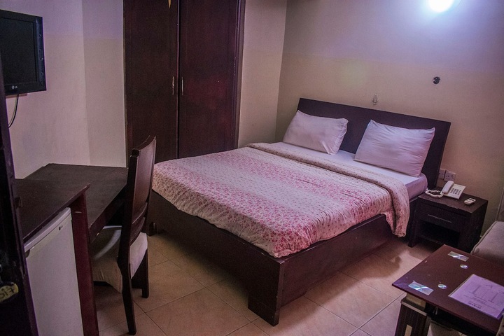 Room 25 of 50