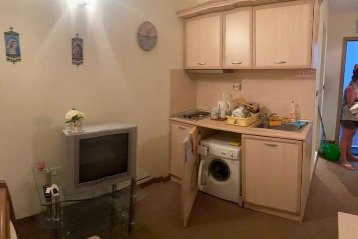 Room 9 of 26