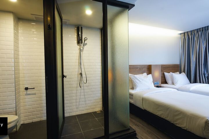 Room 29 of 65