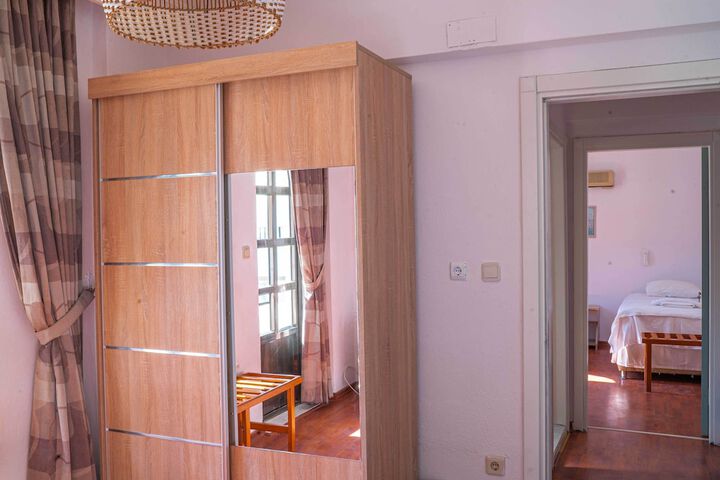 Room 18 of 228