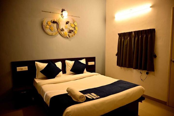 Room 5 of 20