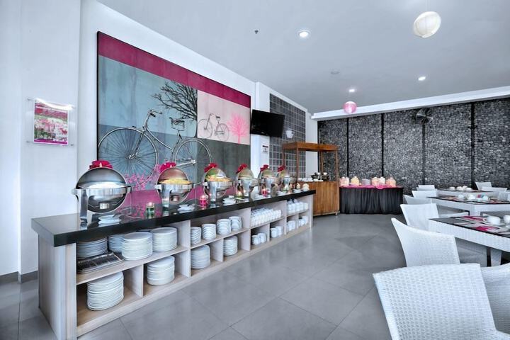 Dining Photos