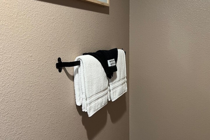 Room 64 of 80