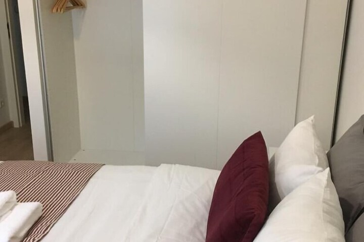 Room 6 of 14