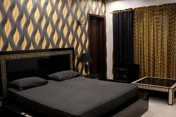 Room 6 of 23