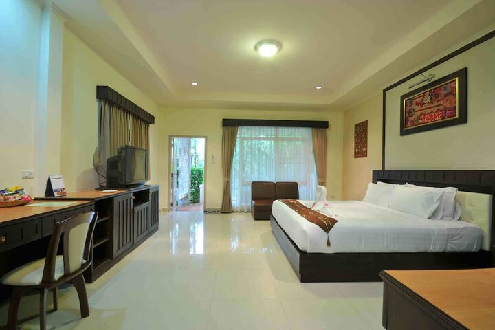 Room 2 of 38