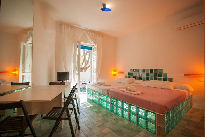 Room 10 of 92