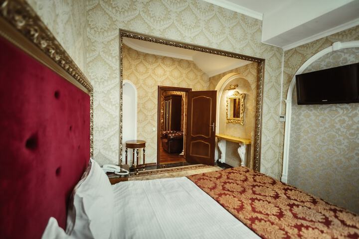 Room 15 of 47