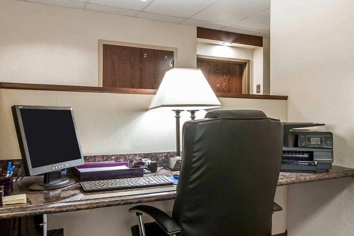 Business Center 39 of 43