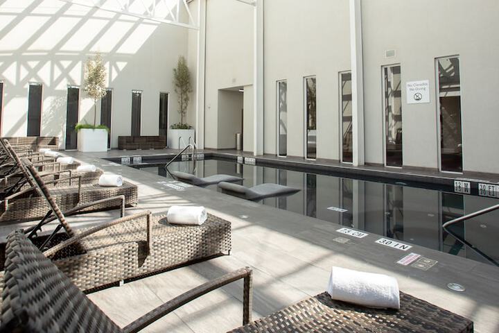 Pool Hotel