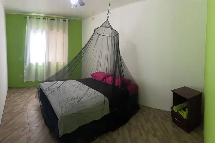 Room 2 of 10