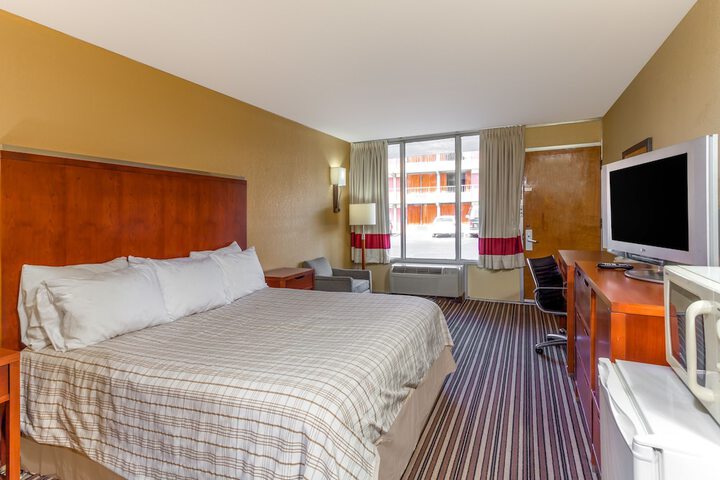Room 4 of 13
