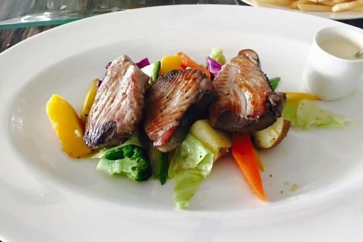 Dining 23 of 43
