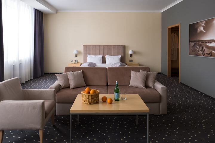 Room 10 of 56