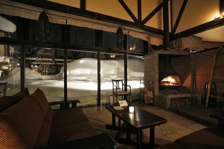 Entrance & Lobby
