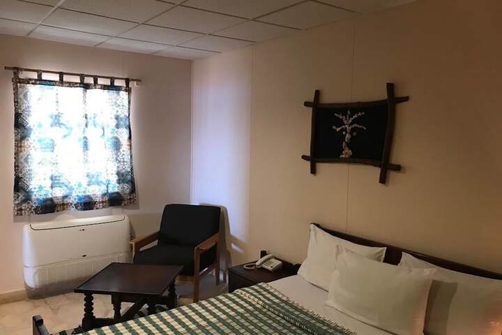 Room 7 of 37