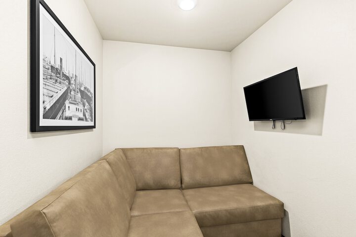 Quadruple Accessible Queen Size Bed (6 of 10)