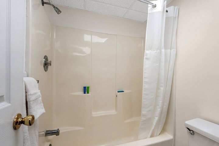 Atlantic King Bed Side Ocean View (3 of 18)