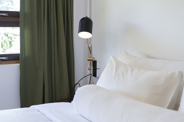 Room 44 of 219