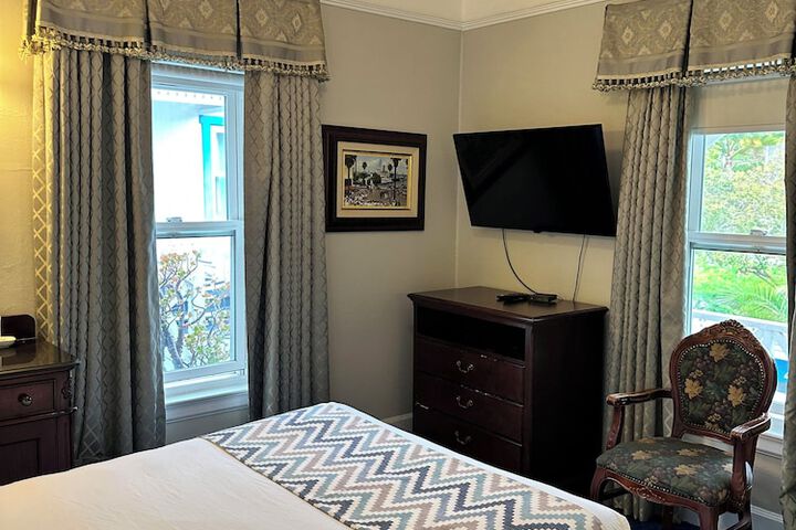 Room 19 of 37