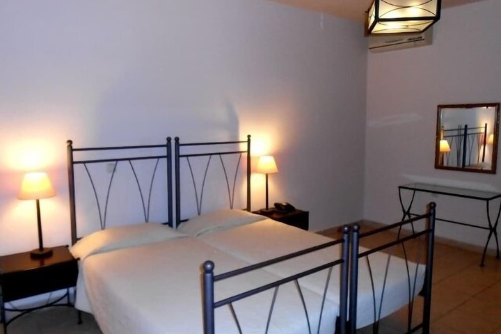 Room 10 of 53