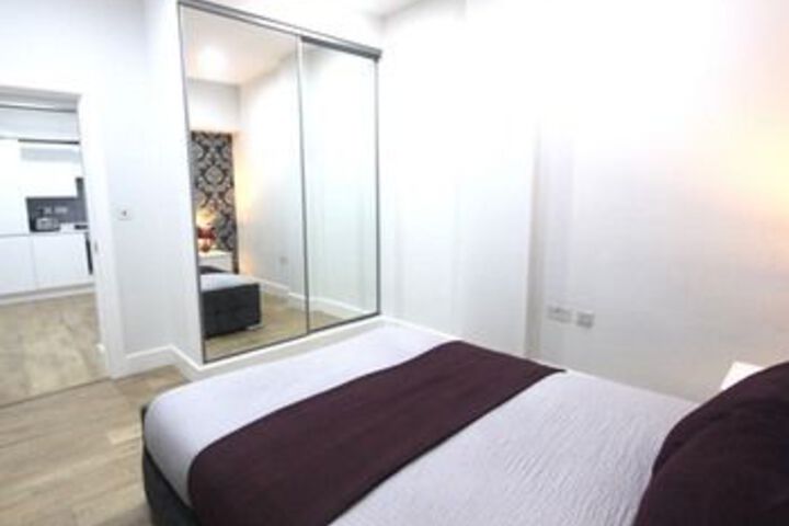 Room 11 of 23