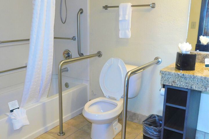 Room 8 of 22