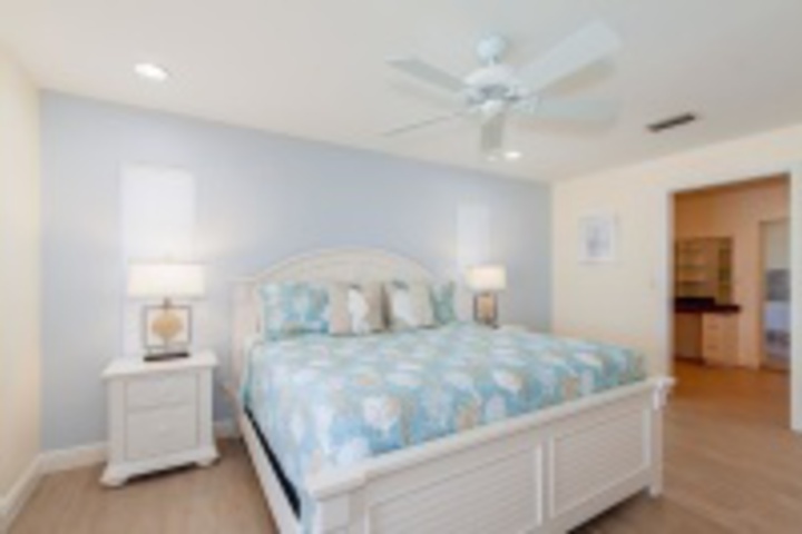 Room 42 of 192