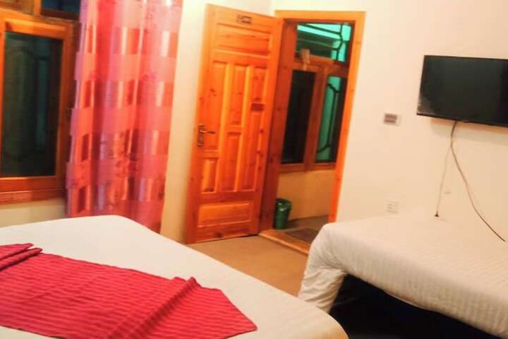 Room 10 of 19