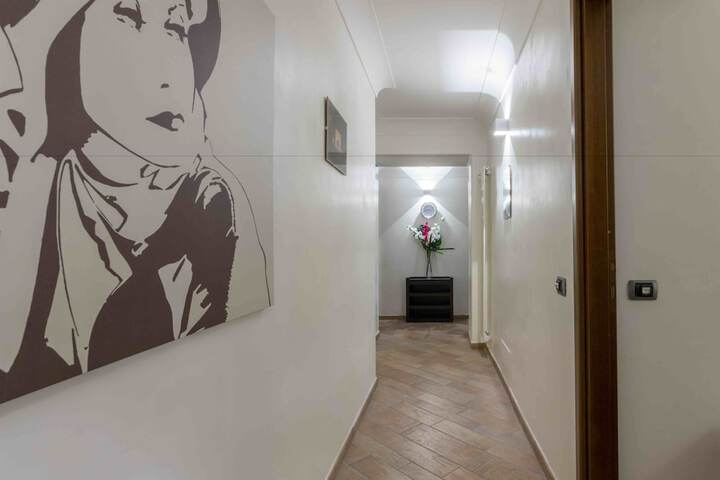 Ballroom/Hall 45 of 47