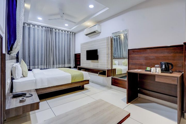 Room 18 of 32
