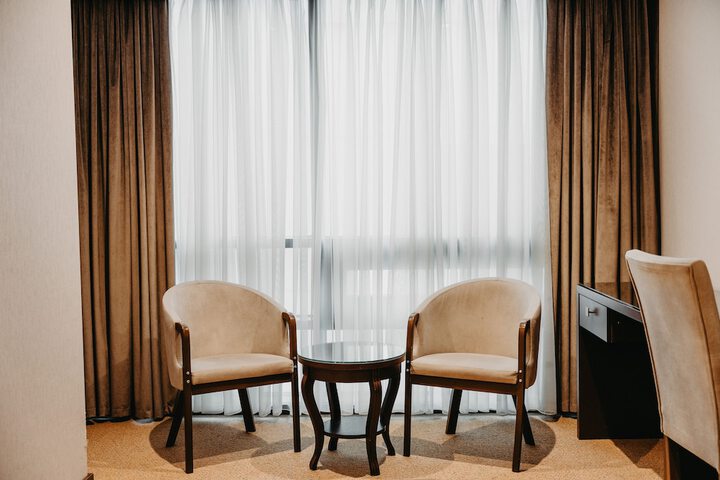 Room 102 of 342