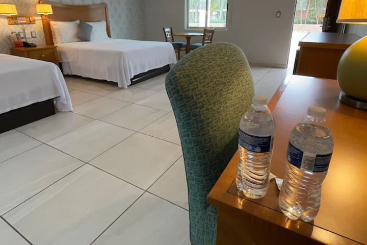 Room 8 of 40