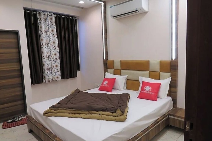 Room 5 of 10