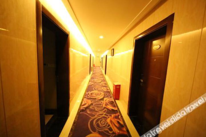 Hotel Interior 9 of 43