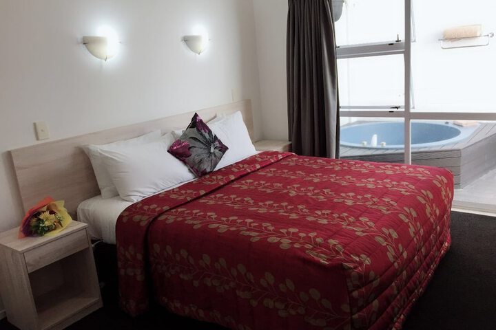 Room 17 of 40
