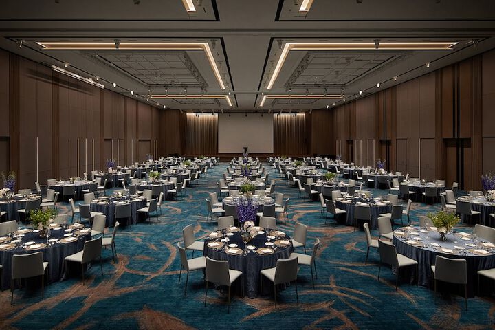 Ballroom/Hall 93 of 106