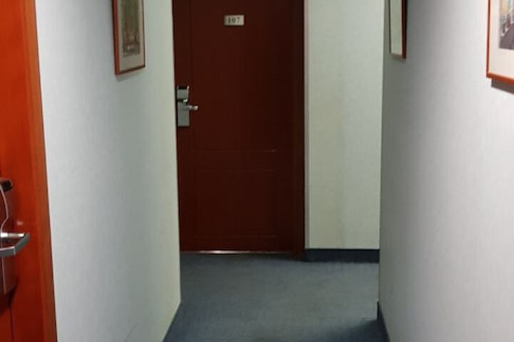 Ballroom/Hall 51 of 54