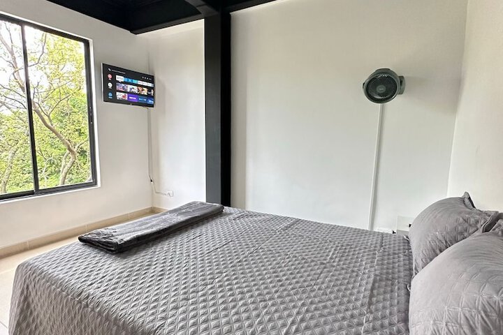 Room 5 of 72