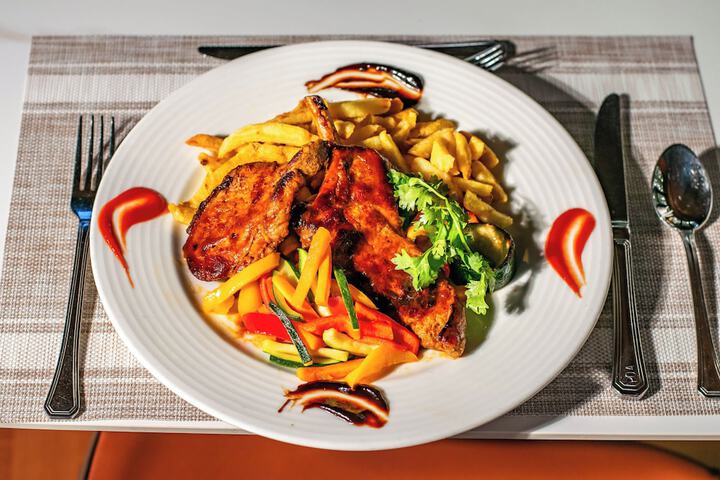 Dining 68 of 144