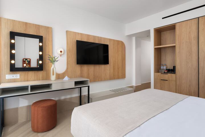 Room 35 of 73