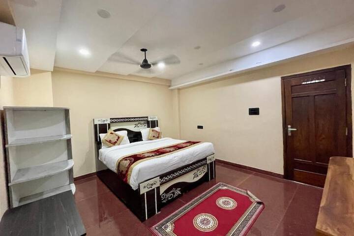 Room 18 of 43