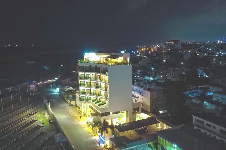 Hotel 44 of 47