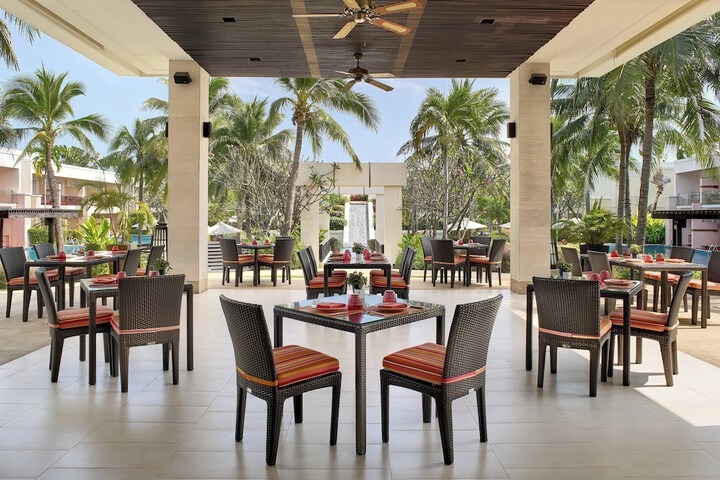 Dining 106 of 170