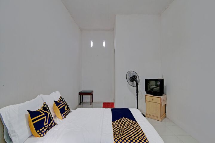 Room 12 of 25