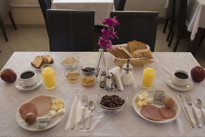 Breakfast/Coffee Service 34 of 43