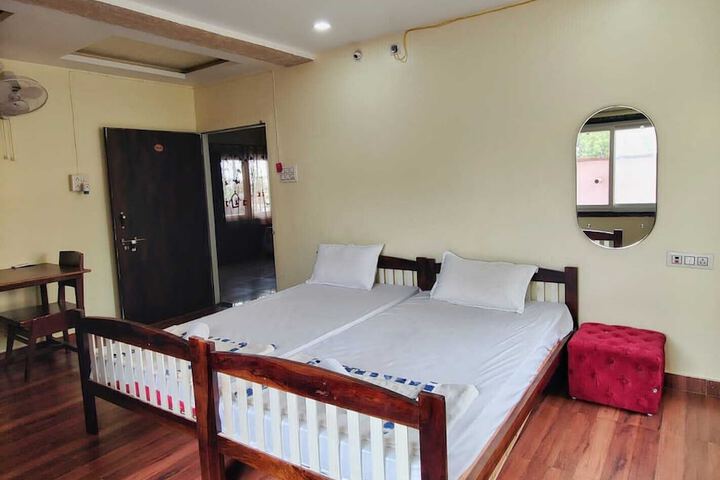 Room 6 of 36